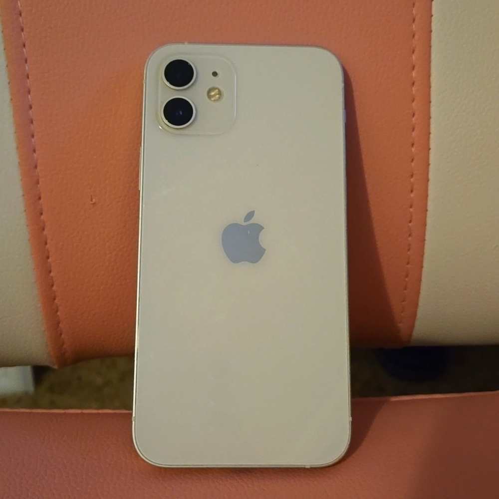 Iphone 12 (White)